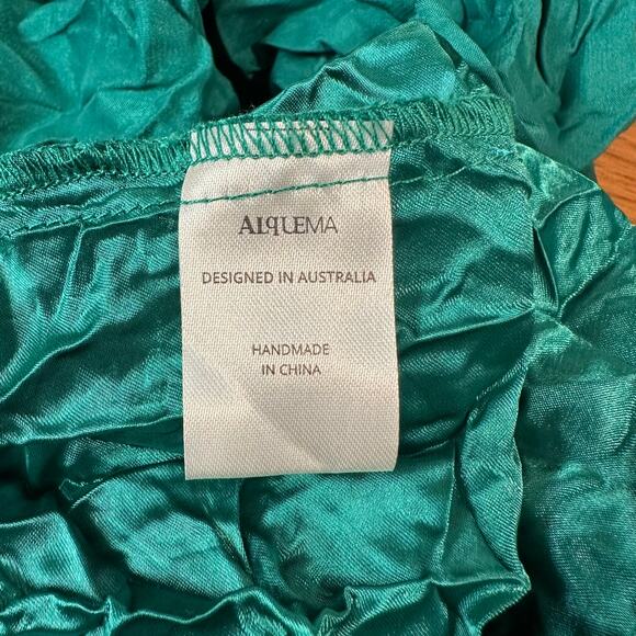 Alquema Smash Pocket Midi Dress Satin Crinkle Crew Neck Sleeveless, Green - Picture 9 of 11